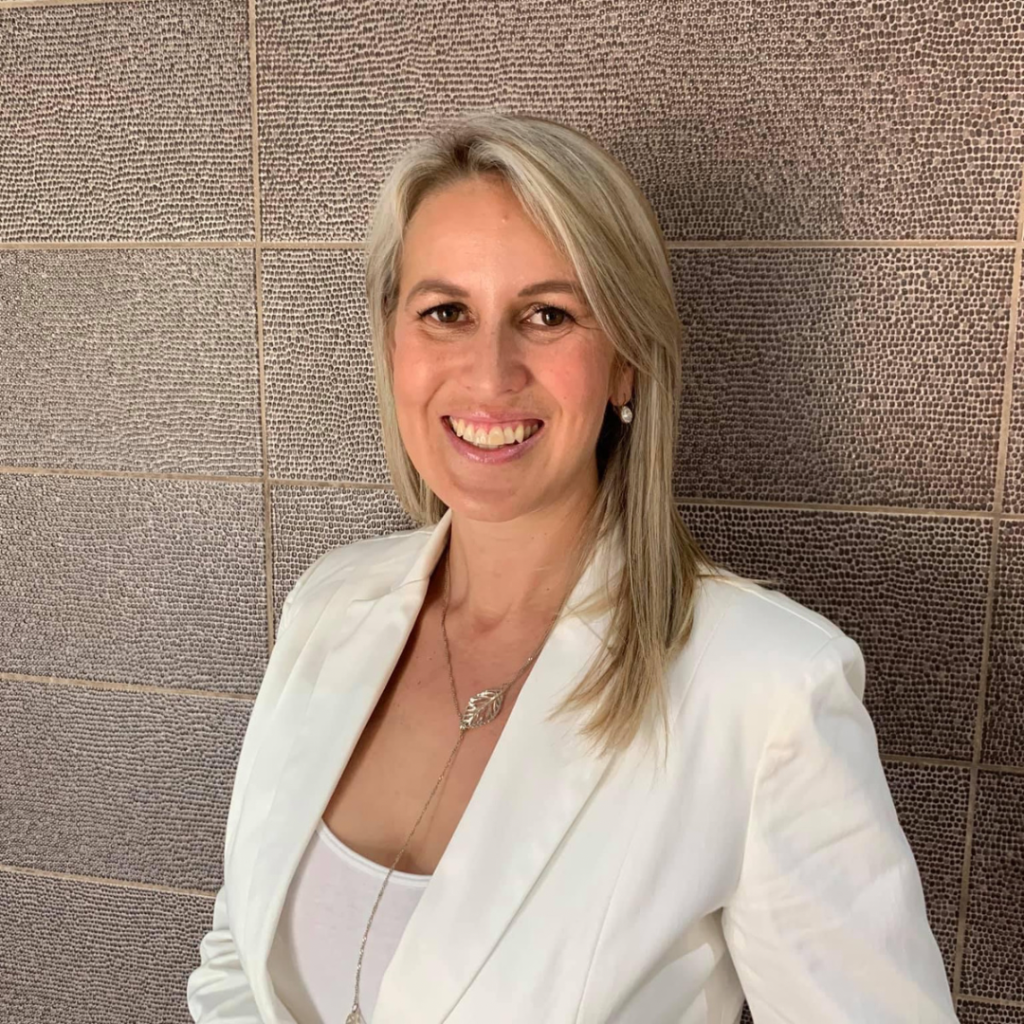 Dr. Roxanne de Lange